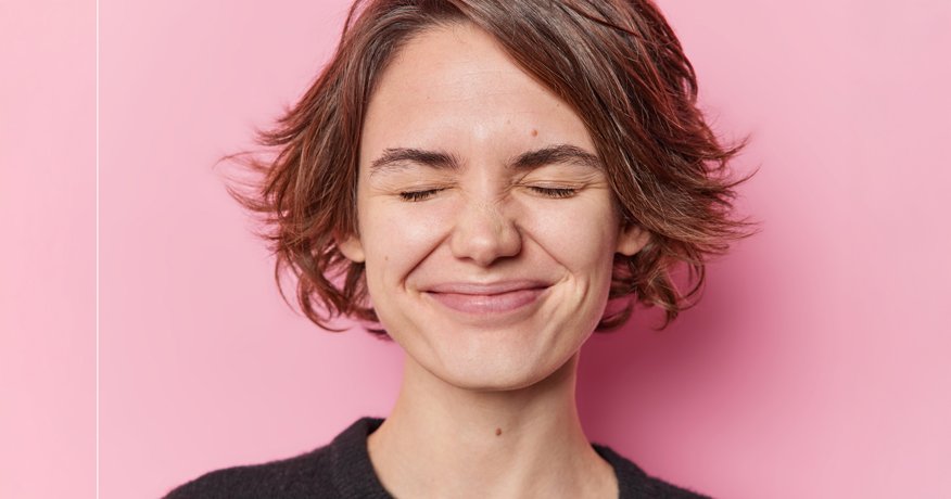 Jak se zbavit červenání obličeje: Příčiny, řešení a tipy - Hero