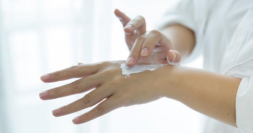 Co pomáhá na atopický ekzém? Průvodce péčí o citlivou pokožku - header