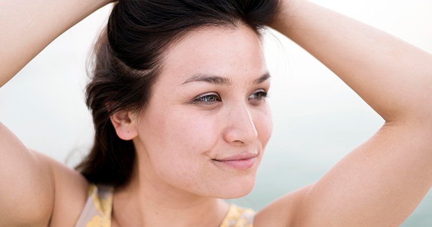 Jak se zbavit krupičkové vyrážky na obličeji - header