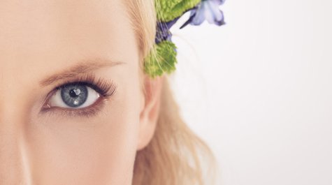 Červené skvrny kolem očí: Co znamenají a jak se jich zbavit?