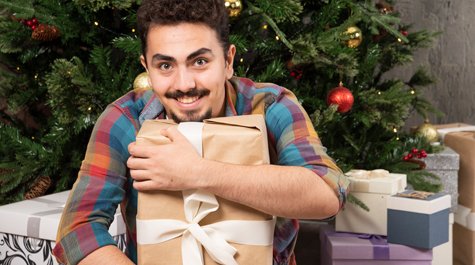 Dárky pro přítele k Vánocům: Jak vybrat ten pravý?