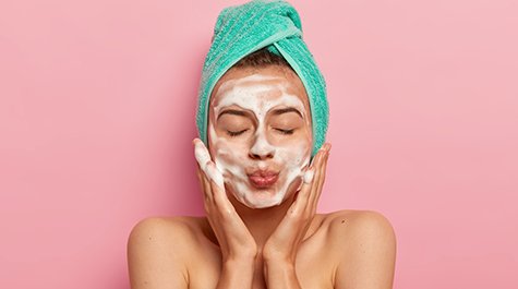 Exfoliace pleti: Objevte výhody pro svoji pleť