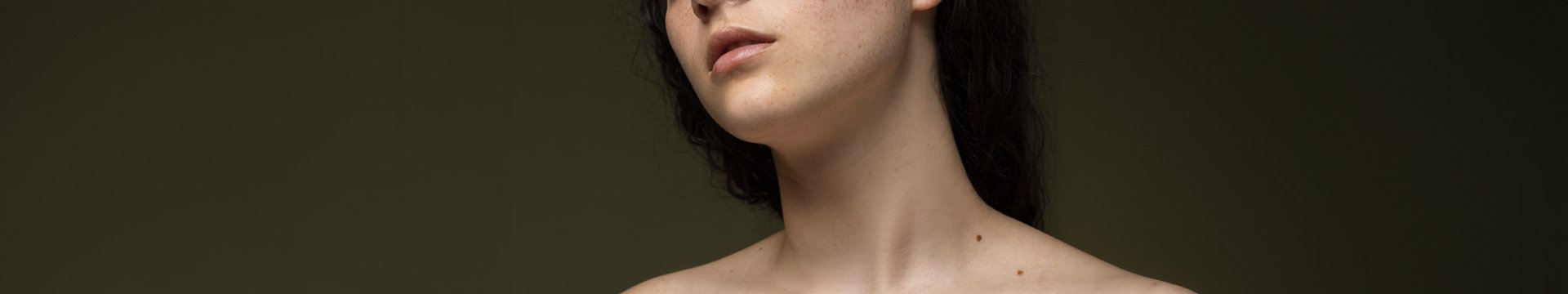 Hnědé skvrny na kůži a jak se jich zbavit - Header