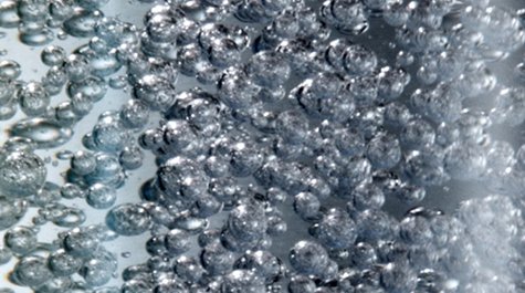 AHA kyseliny: Jak pomáhají k mladistvé pleti?