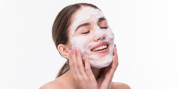 Čištění obličeje pěnou