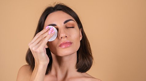 Jak na správné odlíčení pleti?