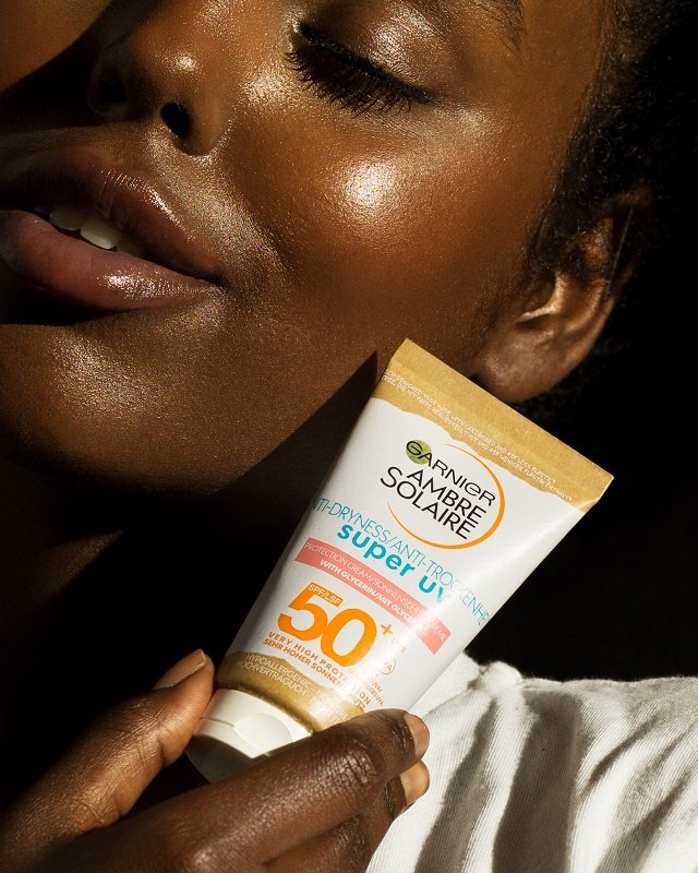 Garnier Ambre Solaire Super UV pleťový ochranný krém SPF50+